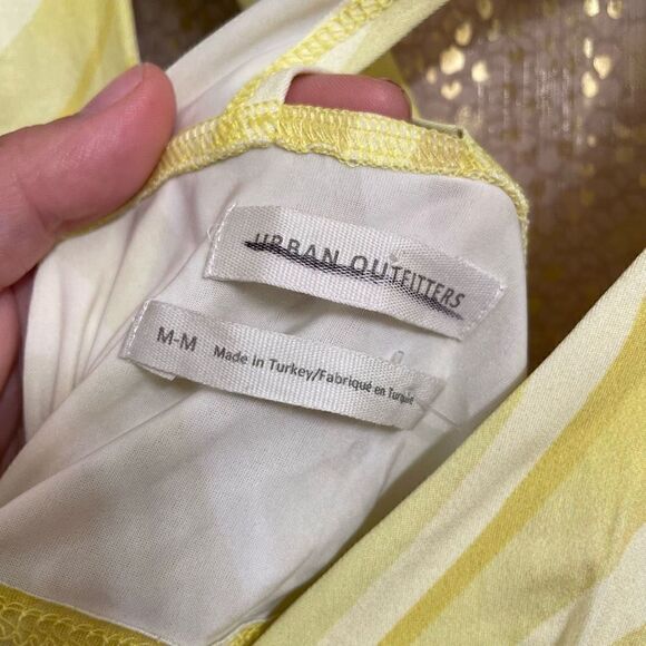 Urban Outfitters Yellow White Criss Cross Tie Back Swirl Crop Top, M NWOT - Picture 4 of 10